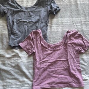 Pair of Short Sleeve Scoop Neck Tops — Dusty Rose & Heather Gray